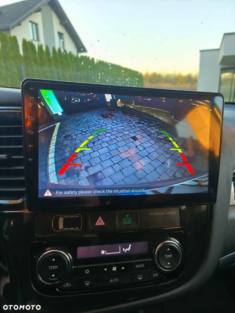 Mitsubishi Outlander PHEV Instyle NAVI + - 5