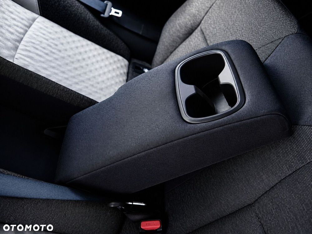 Toyota Corolla 1.8 Hybrid Comfort - 23