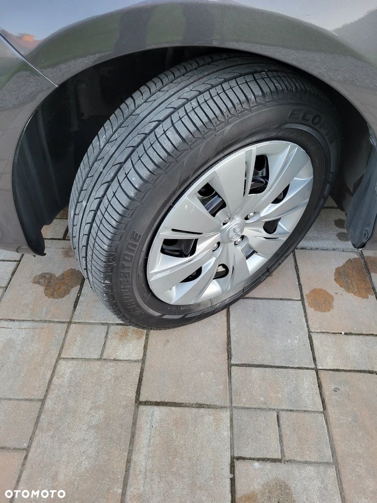 Toyota Yaris - 10