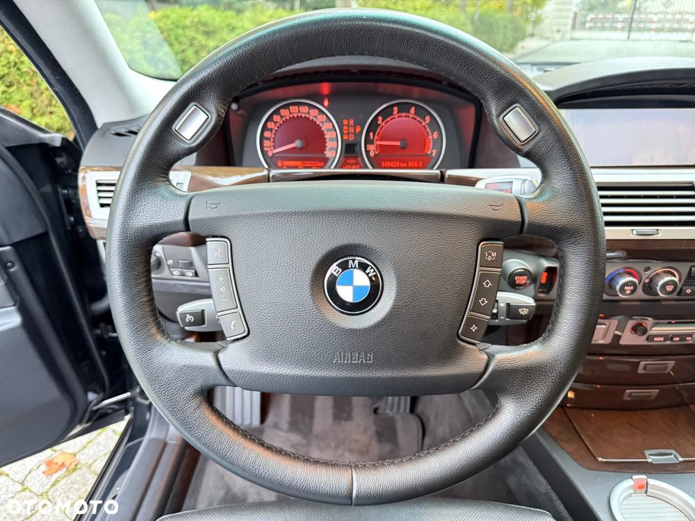 BMW Seria 7 750i L - 16