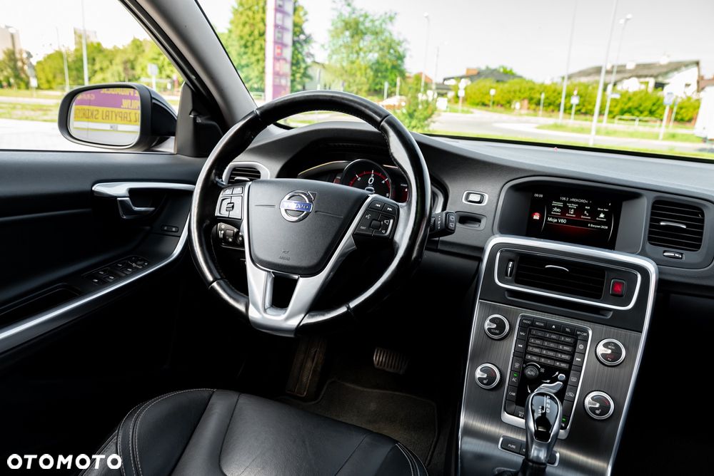 Volvo V60 D6 AWD Plug-in Hybrid Summum - 26