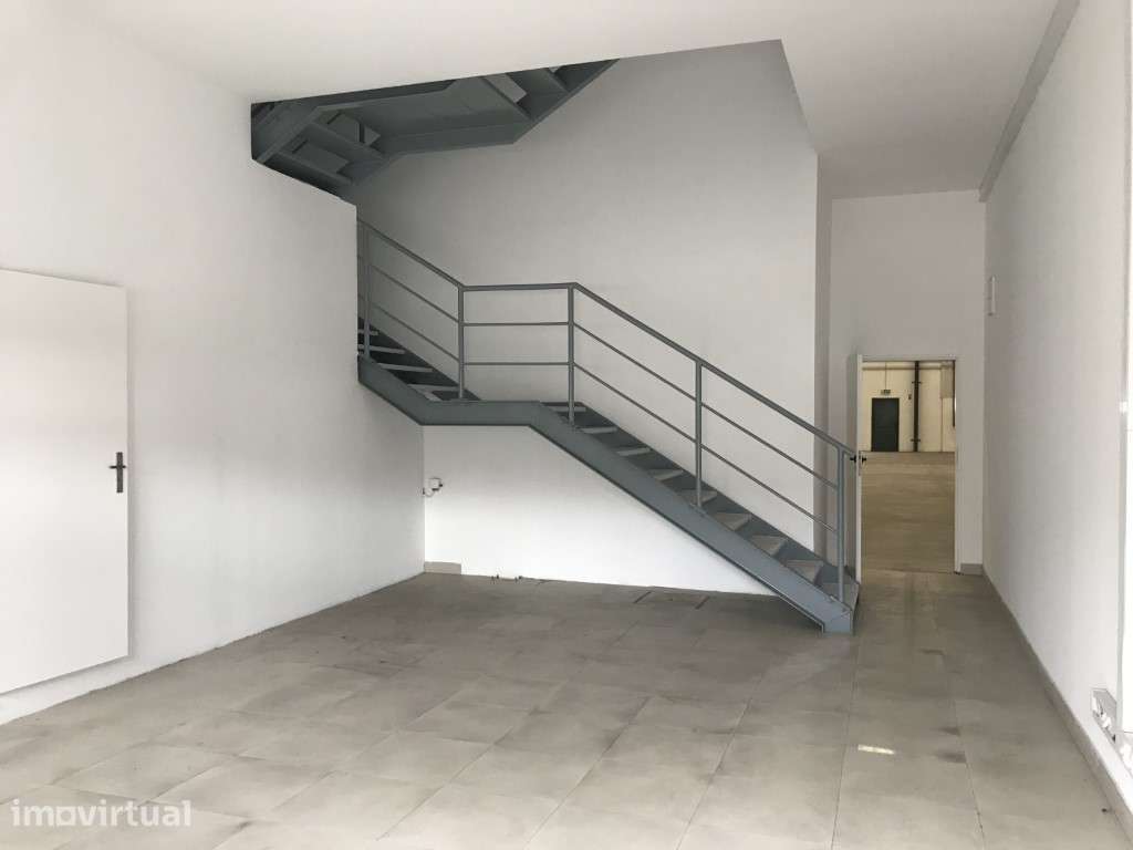 ALVERCA - Armazém com 693 m2 - Grande imagem: 4/6