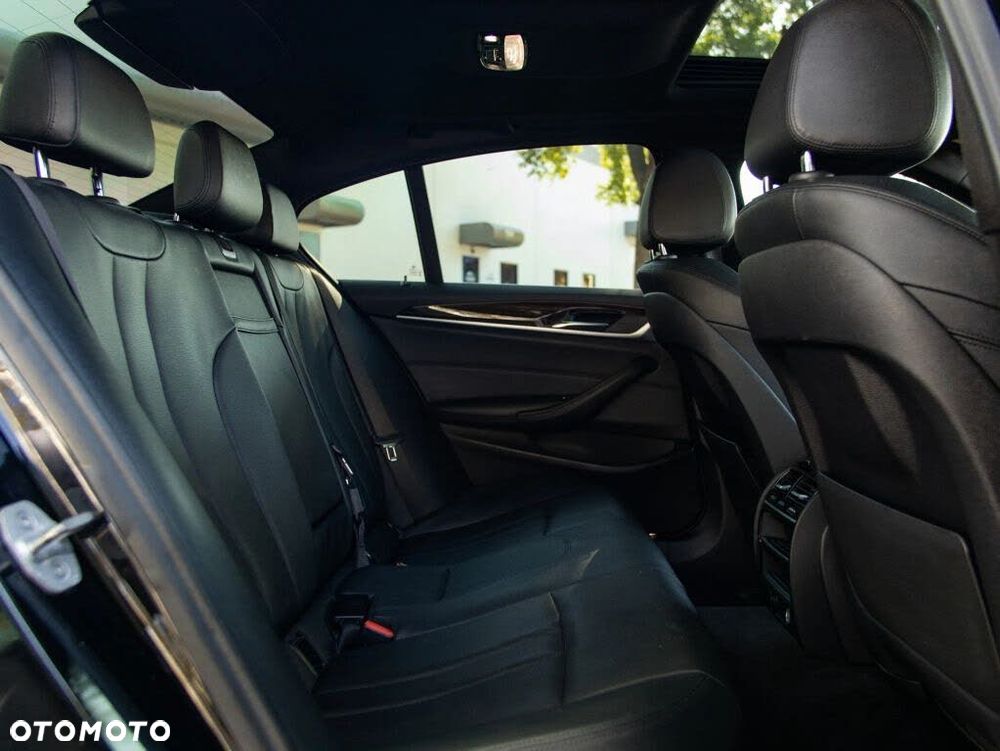 BMW Seria 5 530i xDrive Luxury Line sport - 29