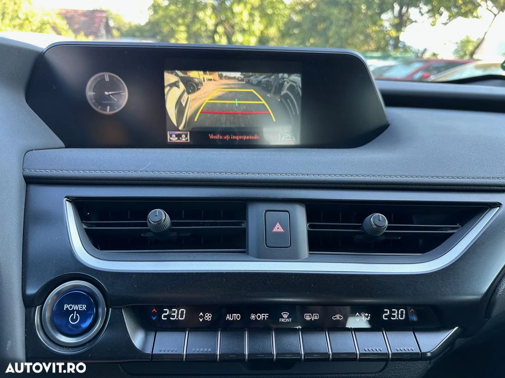 Lexus UX 250h Business Edition - 21