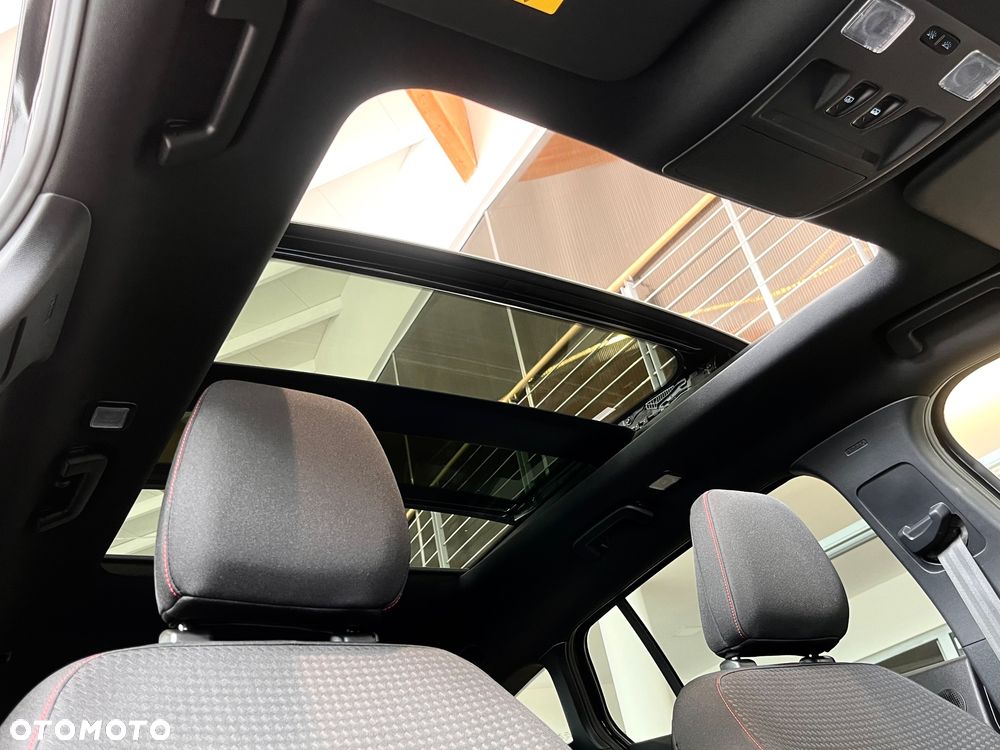 Ford Focus 1.0 EcoBoost Hybrid ST-LINE X - 11