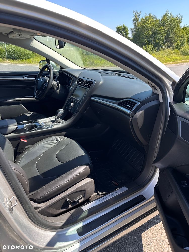 Ford Fusion - 8