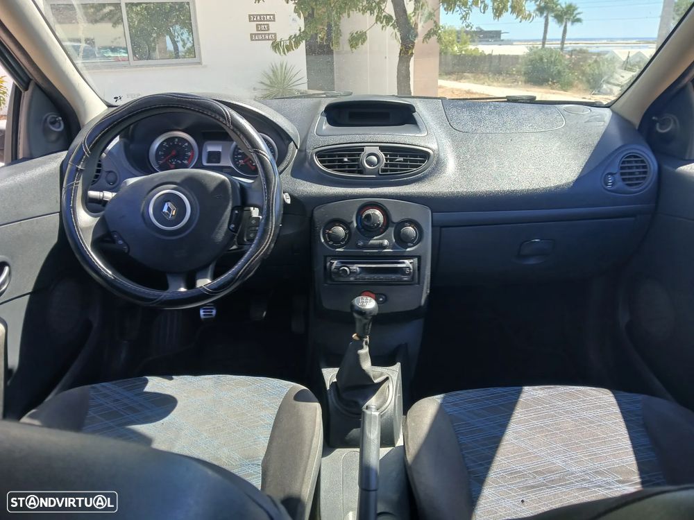 Renault Clio 1.5 dCi Dynamique S - 8