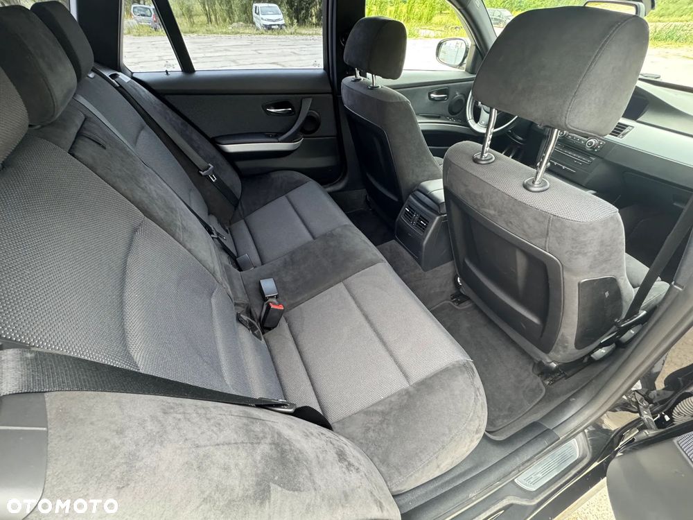 BMW Seria 3 330i xDrive - 12