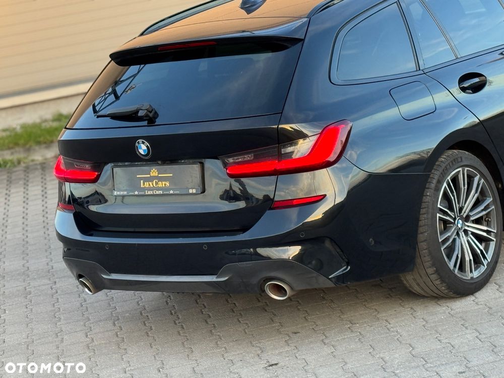 BMW Seria 3 320d Touring xDrive M Sport - 15