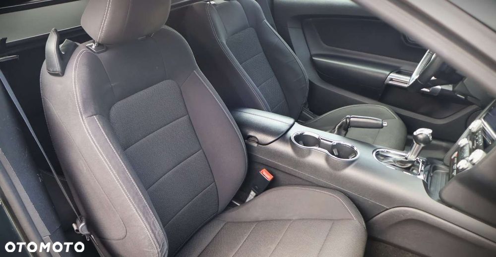 Ford Mustang - 27