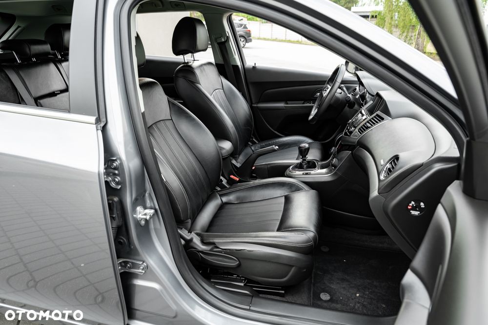 Chevrolet Cruze 1.4 T LT - 24