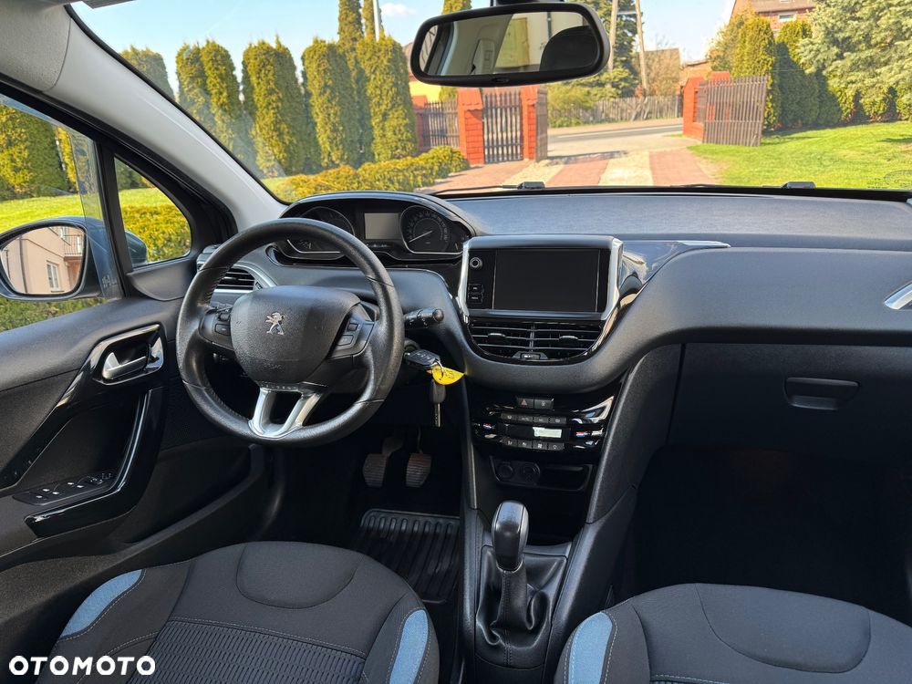Peugeot 208 1.2 PureTech Allure - 19