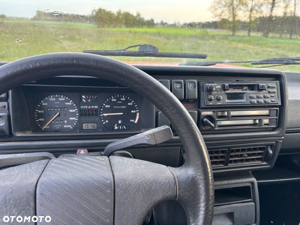 Volkswagen Golf 1.3 - 7