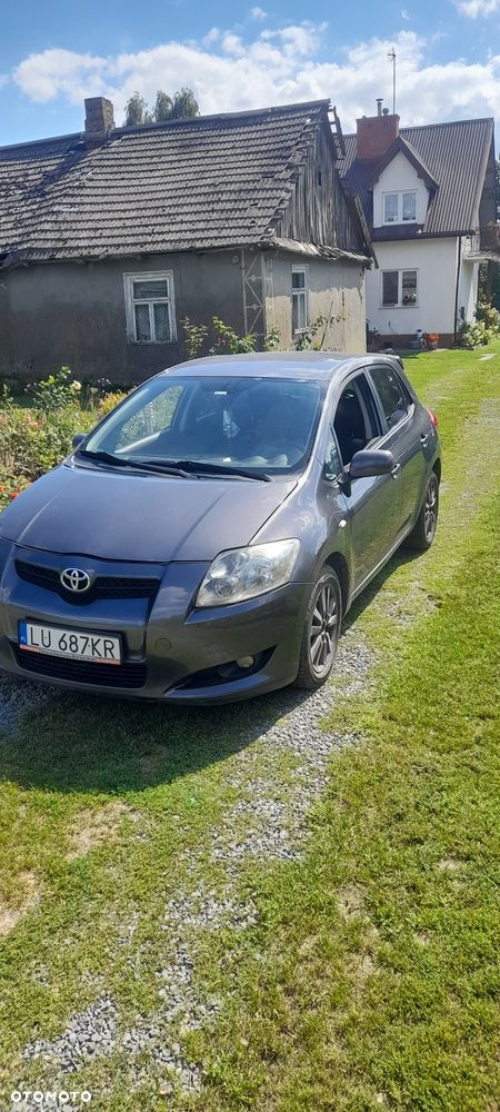 Toyota Auris - 1