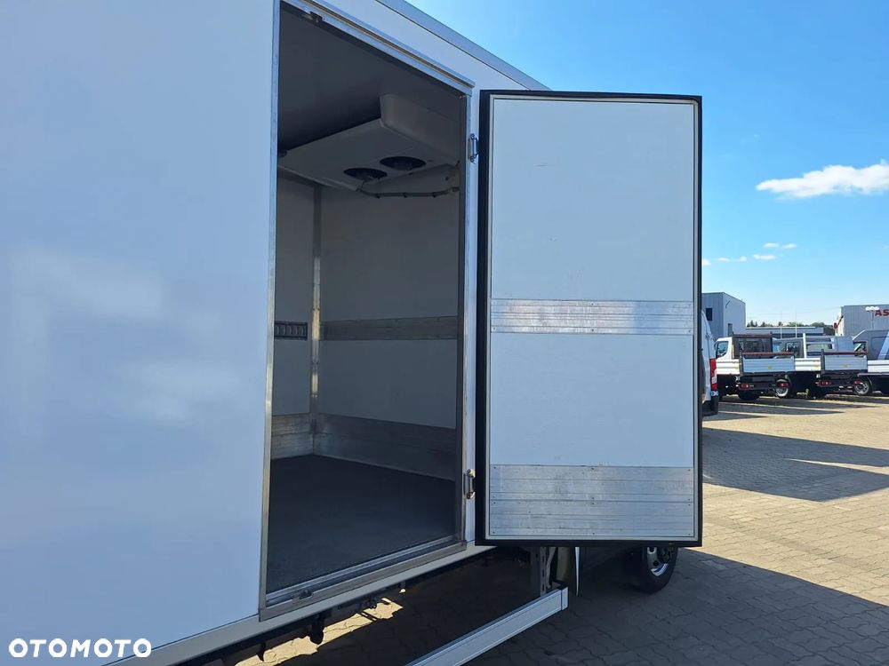 Iveco 50C18 Chłodnia Izoterma 8EP km Krajowy Ledy  Agregat Carrier citymax 400 - 22