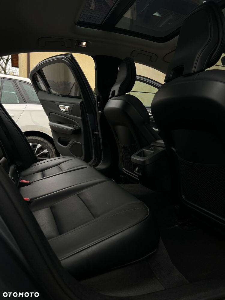 Volvo S60 T6 AWD Momentum Pro - 17