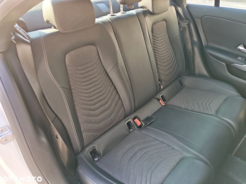 Mercedes-Benz CLA 250 e 8G-DCT Special Edition - 29