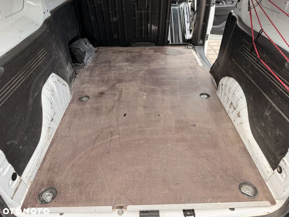 Opel COMBO - 20