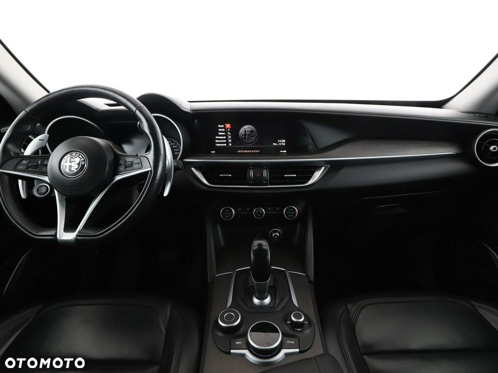 Alfa Romeo Stelvio 2.0 Turbo 16V AT8-Q4 Lusso - 16