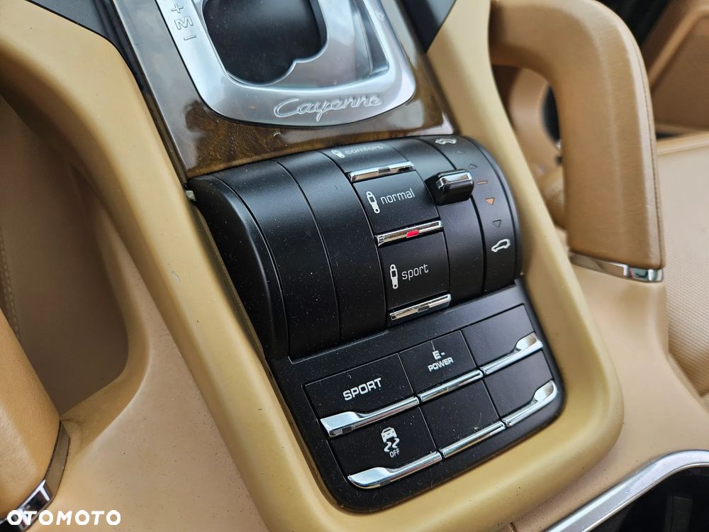 Porsche Cayenne - 36