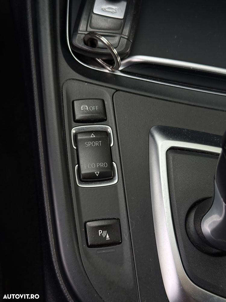 BMW Seria 3 318d Touring Aut. - 21