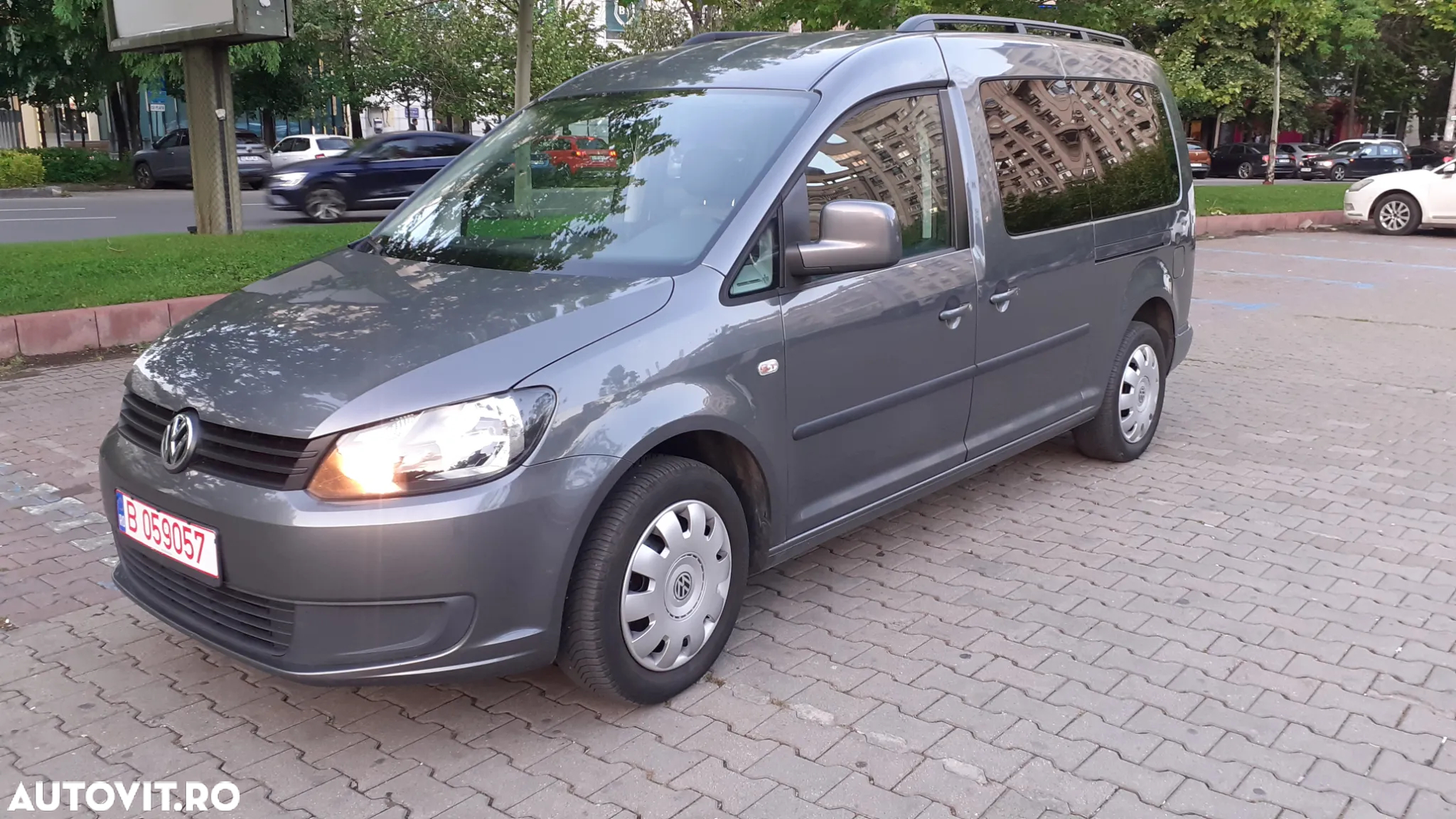 Volkswagen Caddy Maxi 1.6 TDI BlueMotion Comfortline - 10