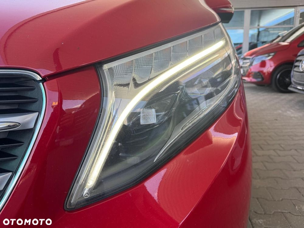 Mercedes-Benz Klasa V - 24