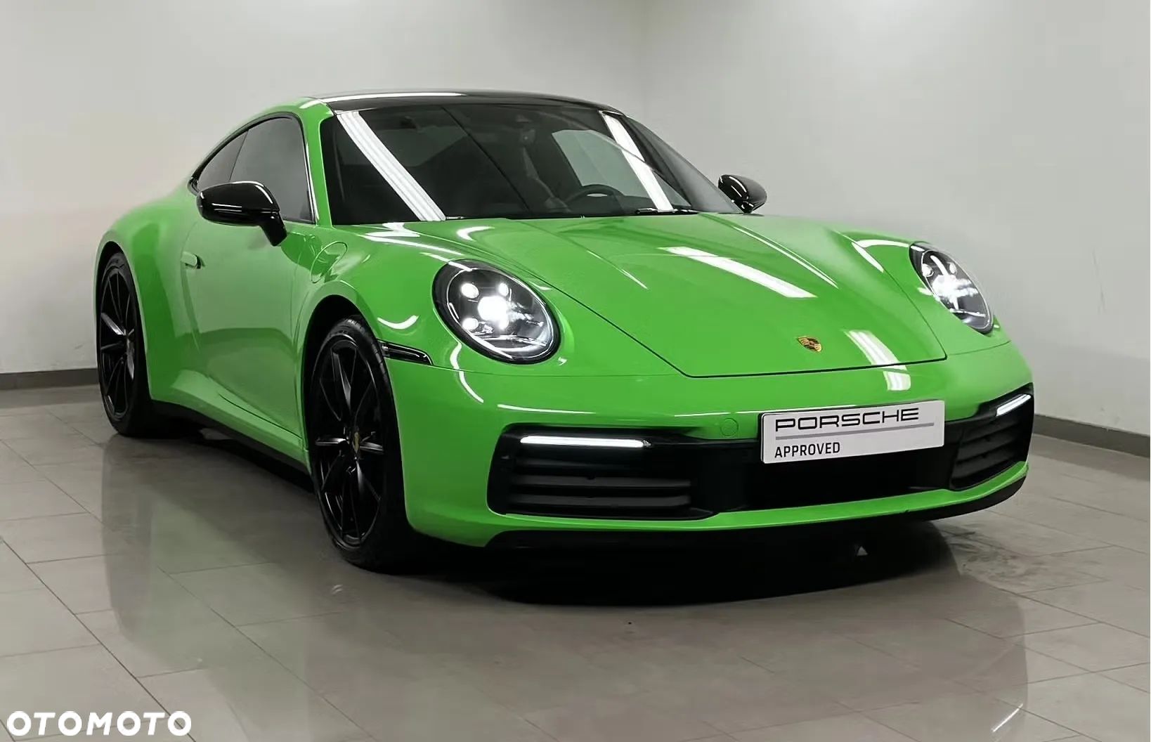 Porsche 911 Carrera 4 - 1