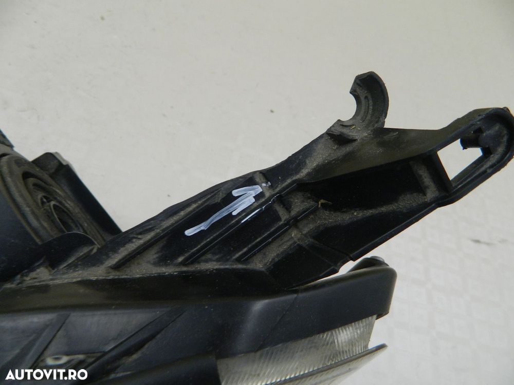 Far stanga Toyota Rav 4 Halogen, 2004, 2005, 2006, 2007, 2008, 2009. - 8