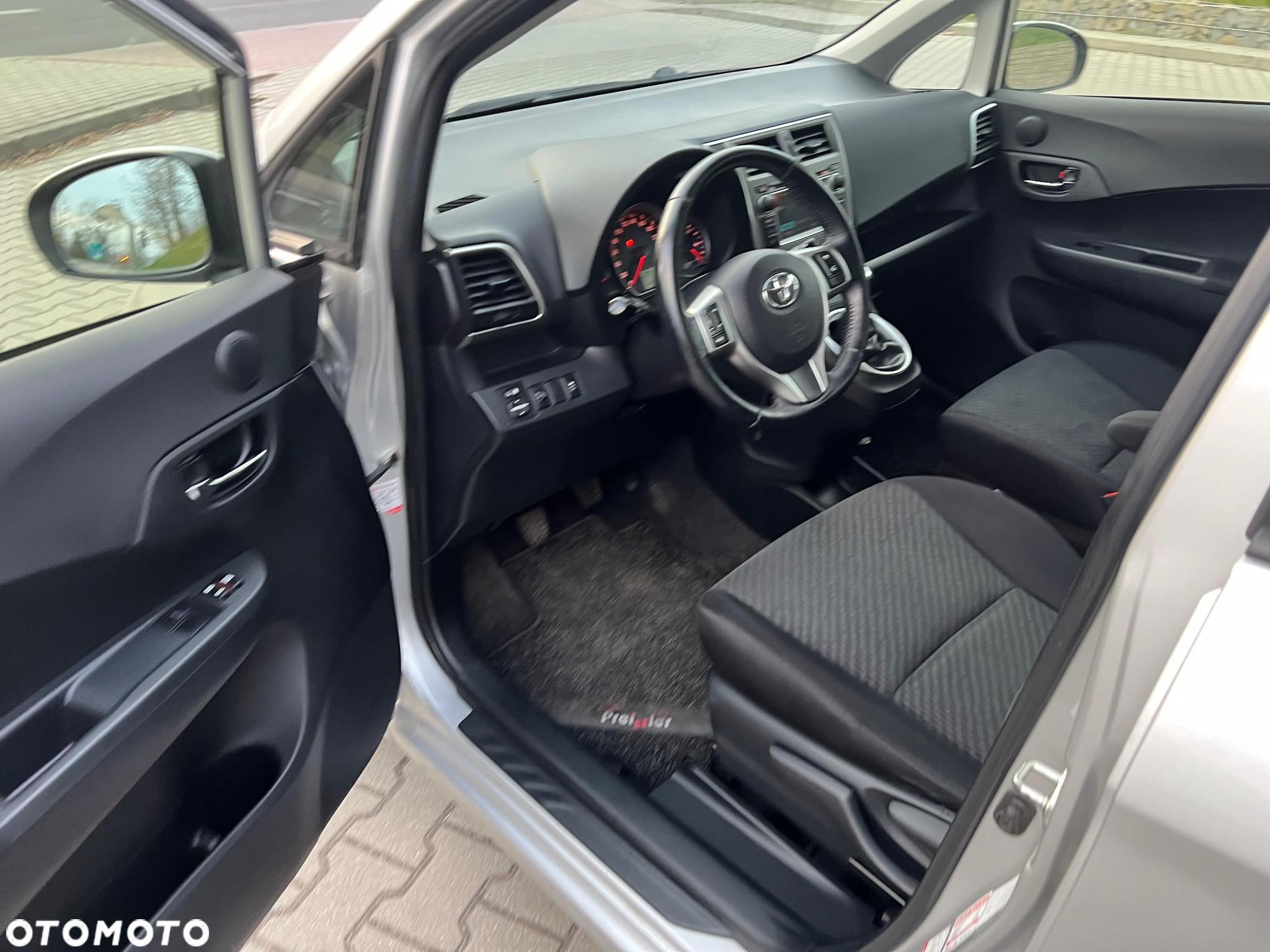 Toyota Verso S 1.33 Premium - 9