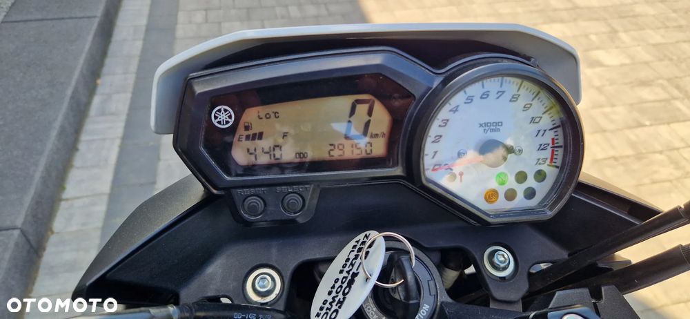 Yamaha FZ8 - 7