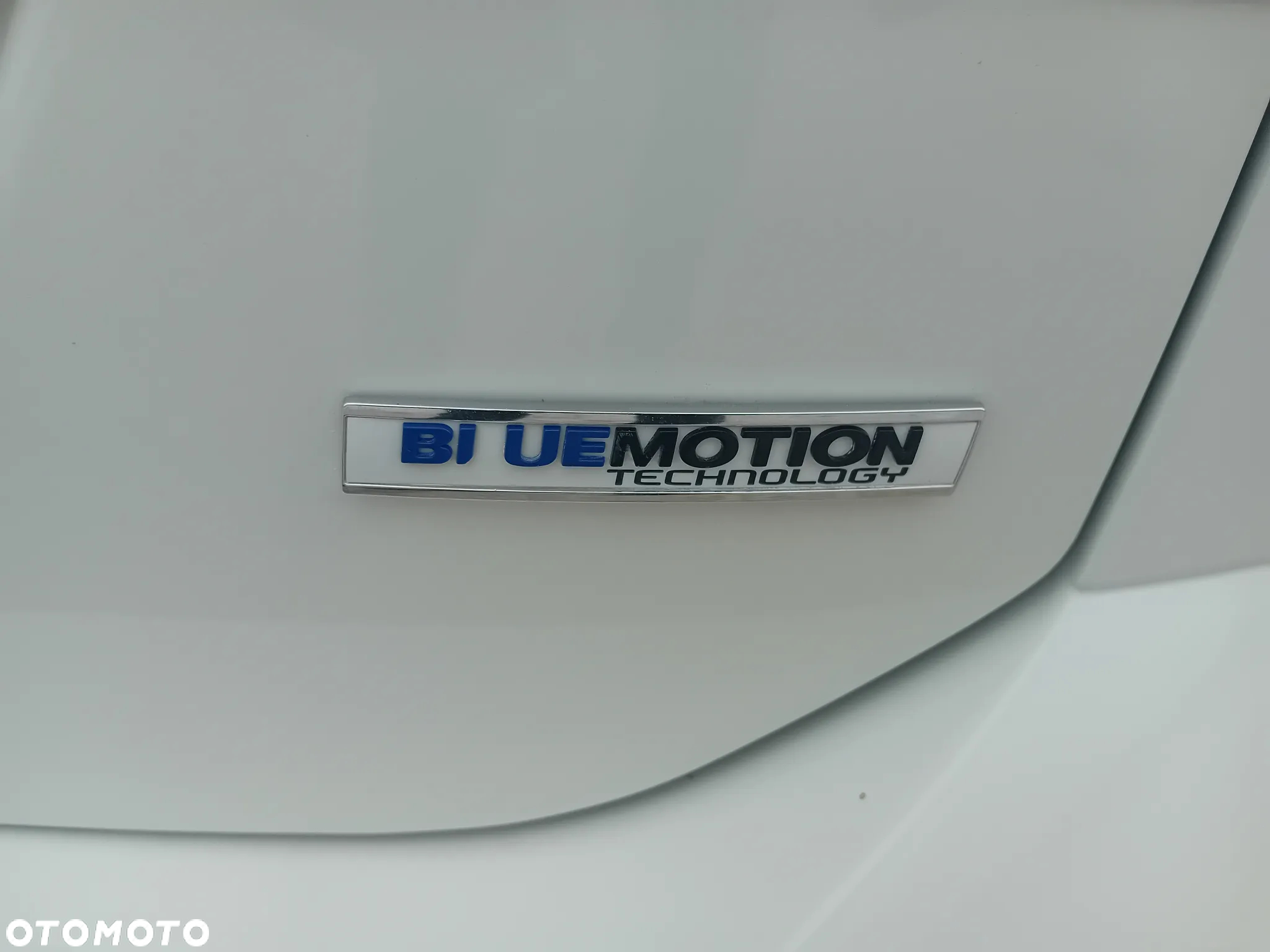Volkswagen Golf 1.6 TDI BlueMotion Technology Comfortline - 12