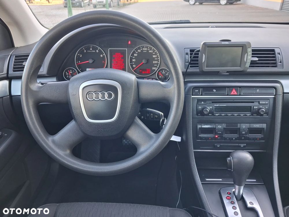 Audi A4 Limousine - 17