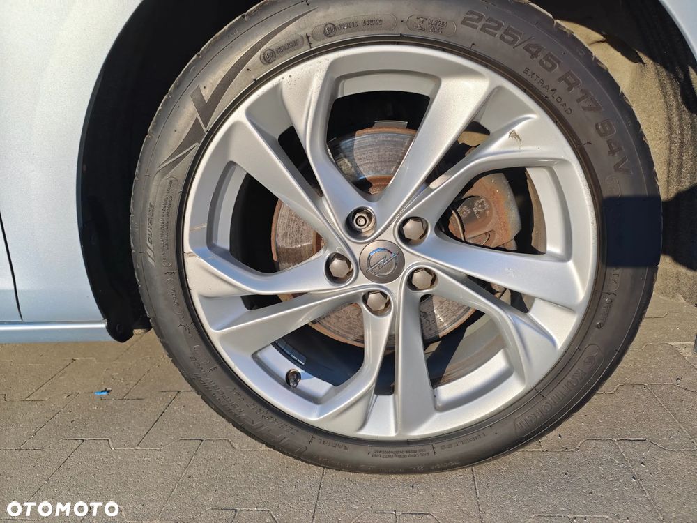 Opel Astra 1.6 CDTI Dynamic S&S - 19