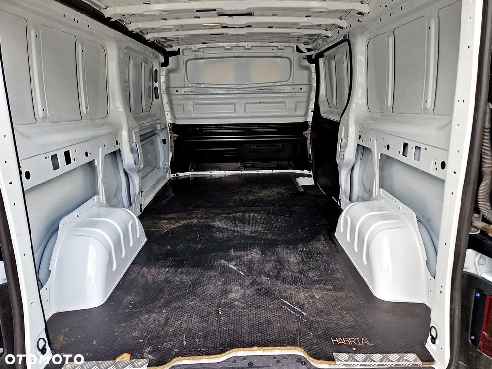Renault Trafic - 10