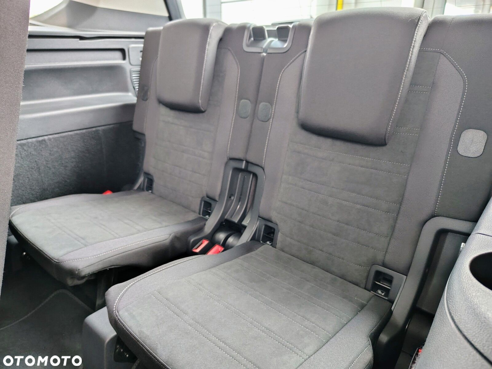 Volkswagen Touran - 24