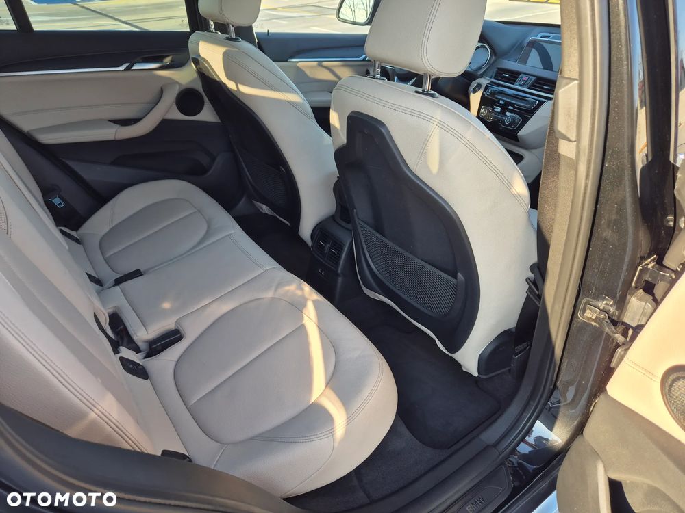 BMW X1 xDrive25i xLine - 13