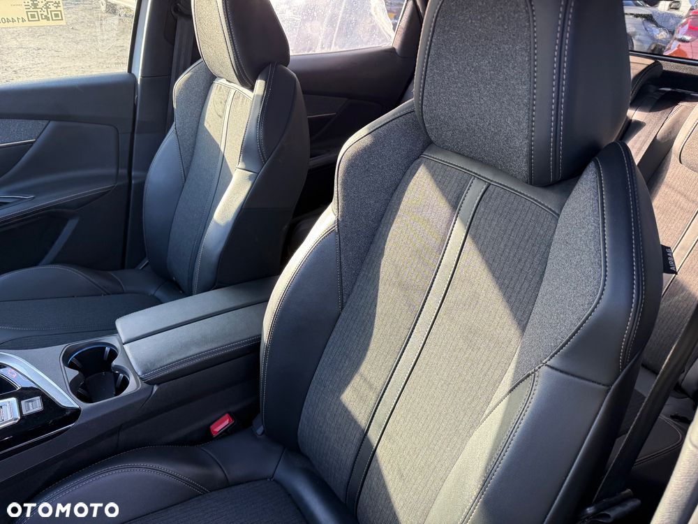 Peugeot 3008 - 11