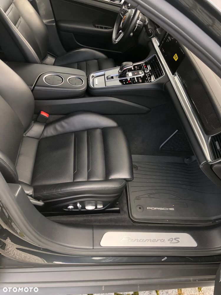 Porsche Panamera - 11