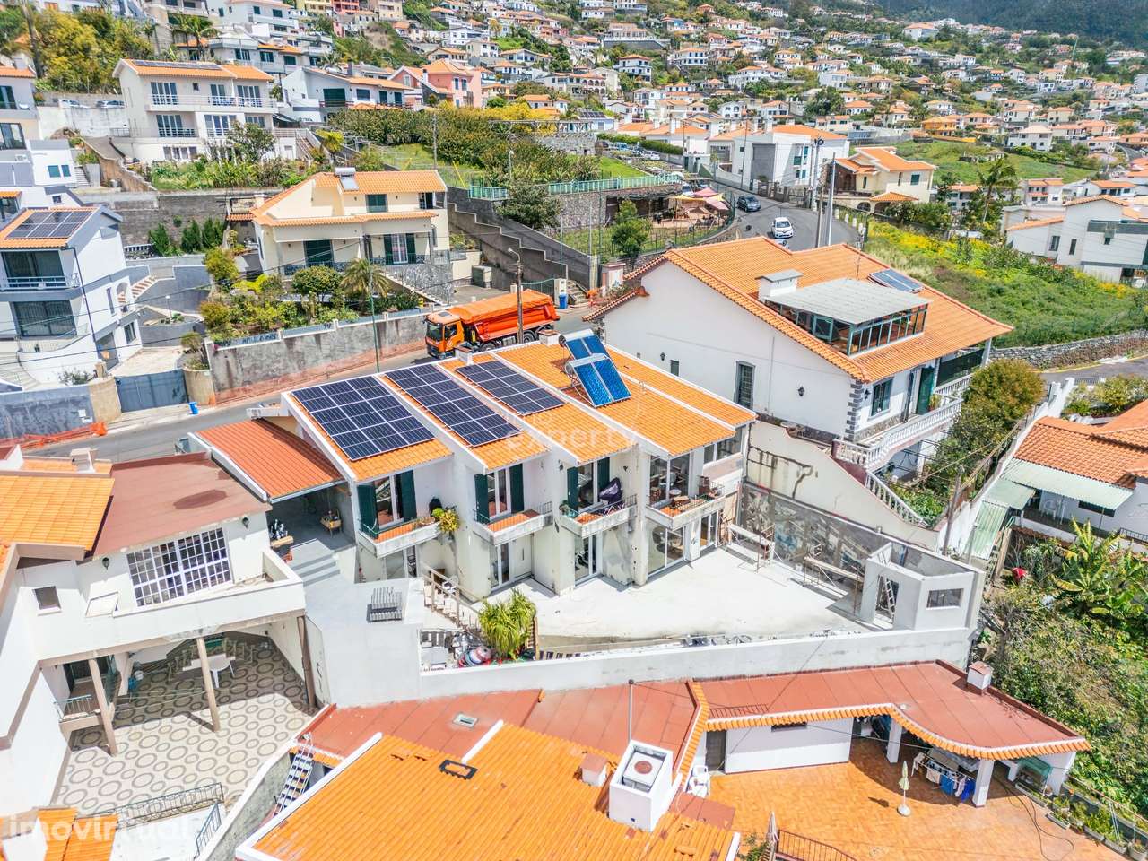 Prédio na Estrada dos Marmeleiros com dois T3+1, Madeira - Grande imagem: 3/53