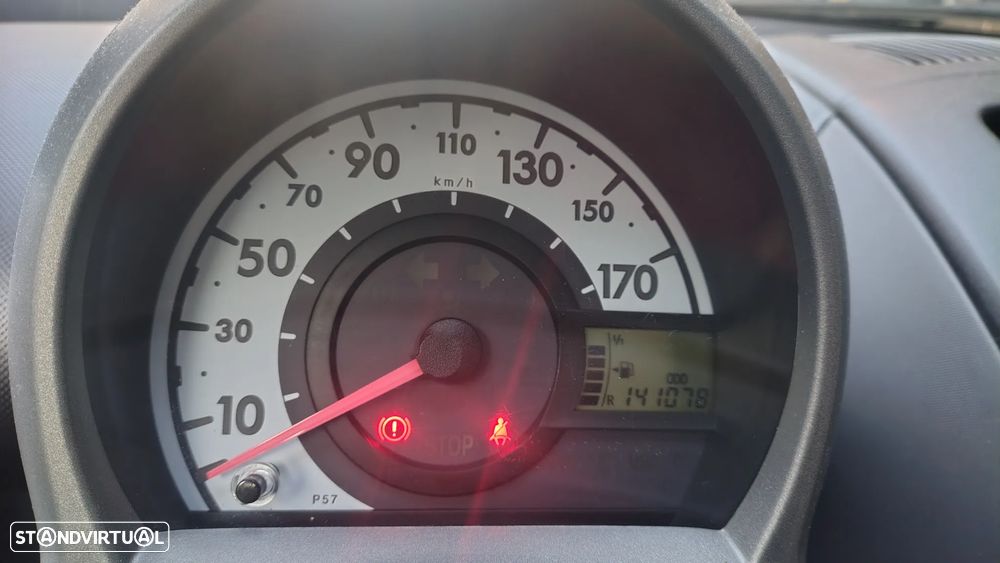 Toyota Aygo 1.0 + AC - 7