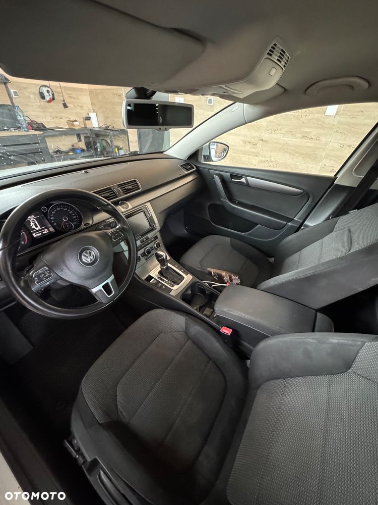 Volkswagen Passat 2.0 TDI Comfortline DSG - 6