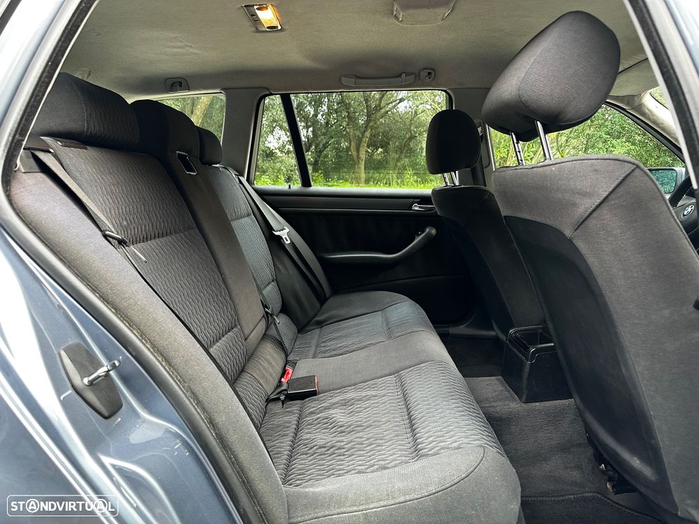 BMW 320 d Touring - 8