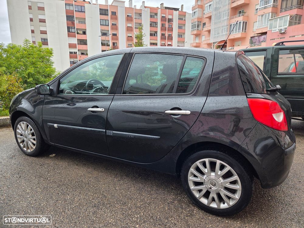 Renault Clio 1.2 16V Dynamique S - 1
