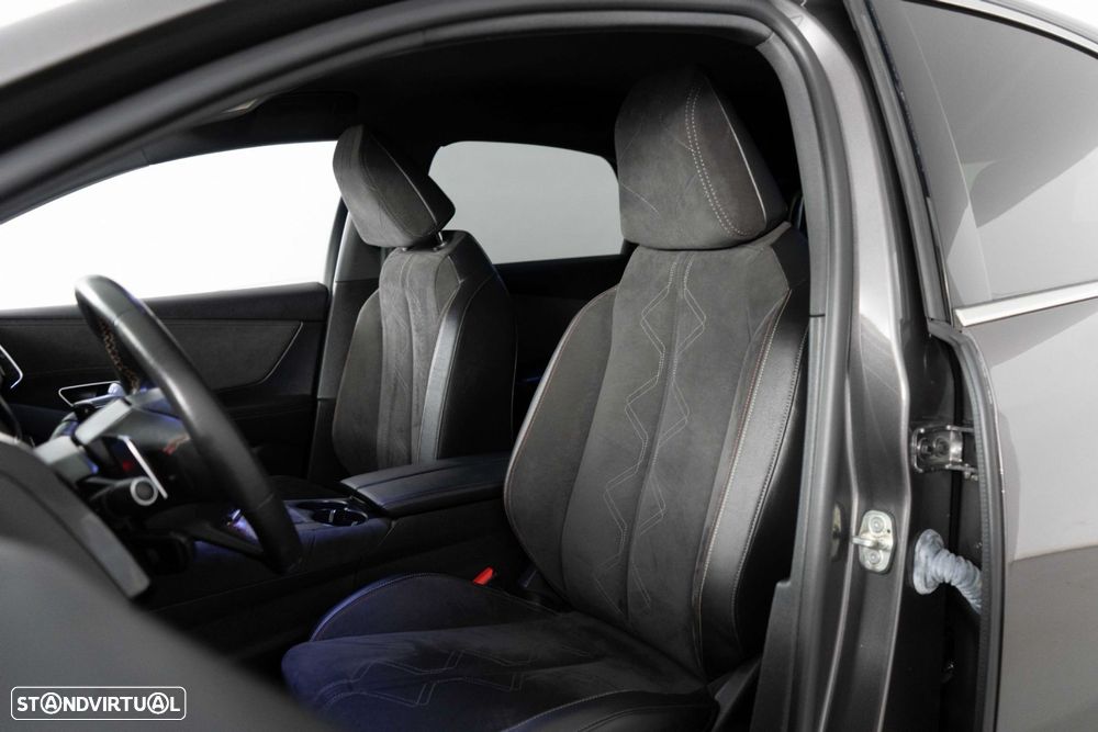 DS DS7 Crossback E-Tense Performance Line EAT8 - 17