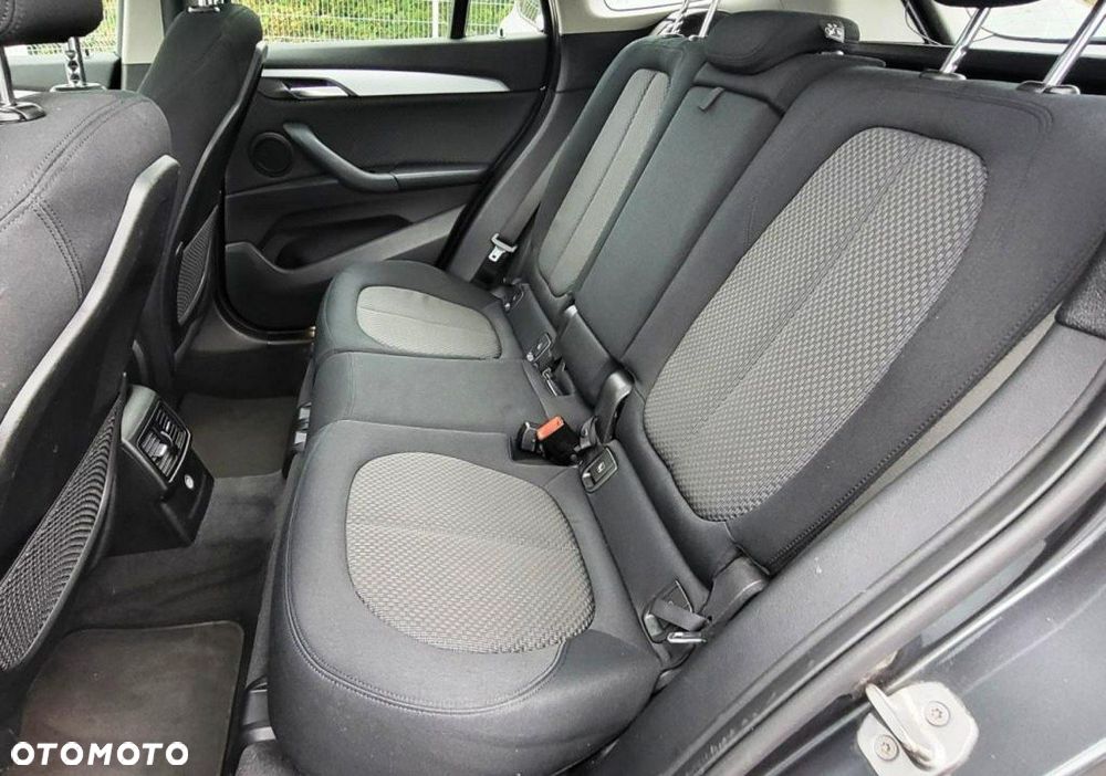 BMW X1 sDrive18i - 13