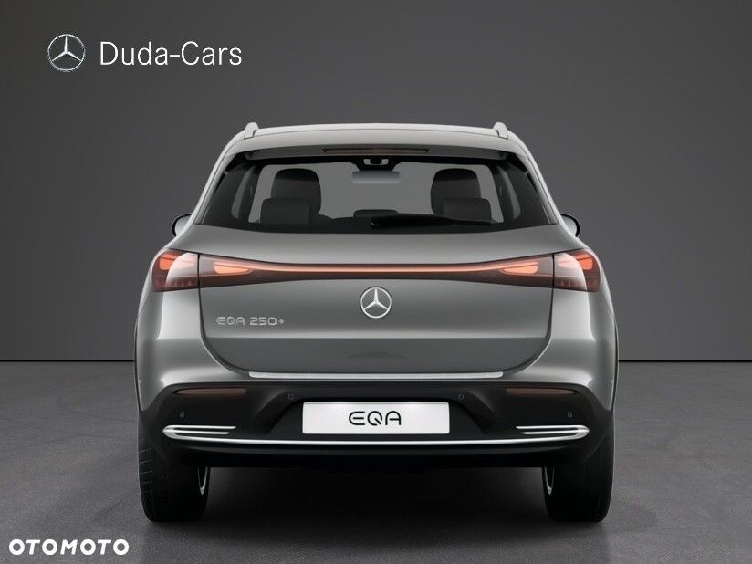 Mercedes-Benz EQA - 7