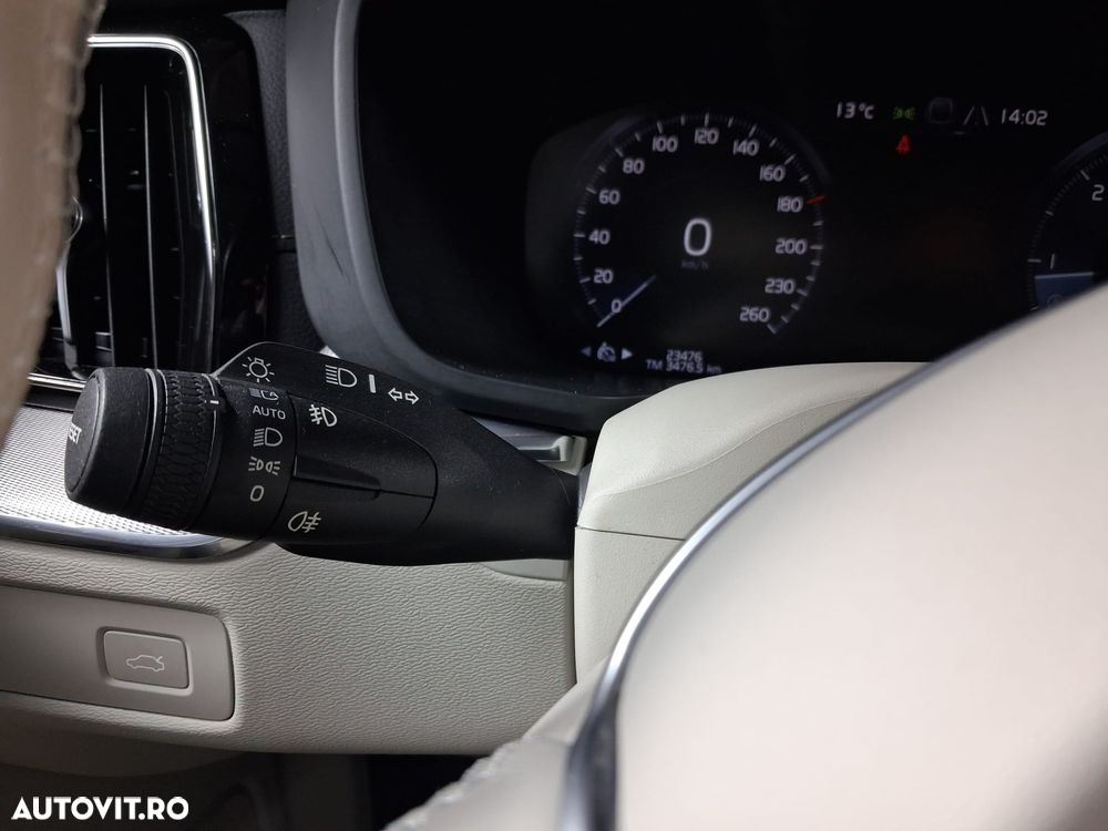 Volvo XC 60 B4 MHEV AT8 AWD Inscription - 19