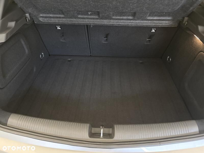Opel Astra 1.2 T Elegance S&S - 22