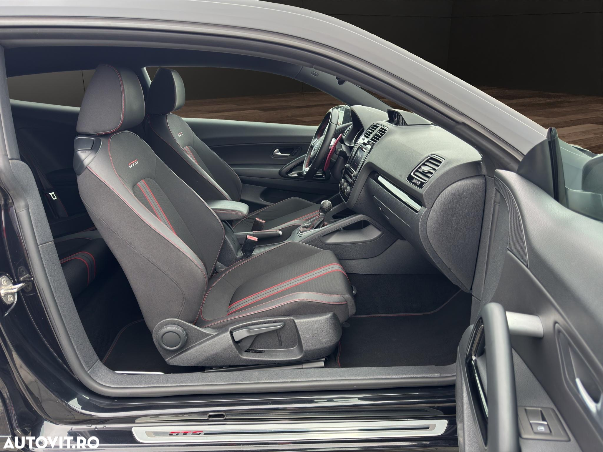 Volkswagen Scirocco 2.0 GTS (BlueMotion Technology) DSG - 11